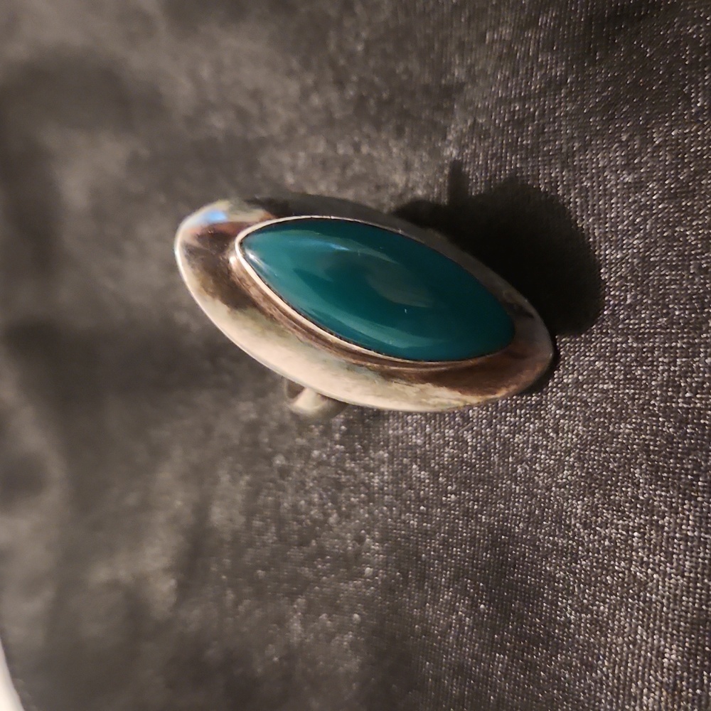 Vintage Sterling Silver Genuine Malachite Knuckle To Knuckle Ring.